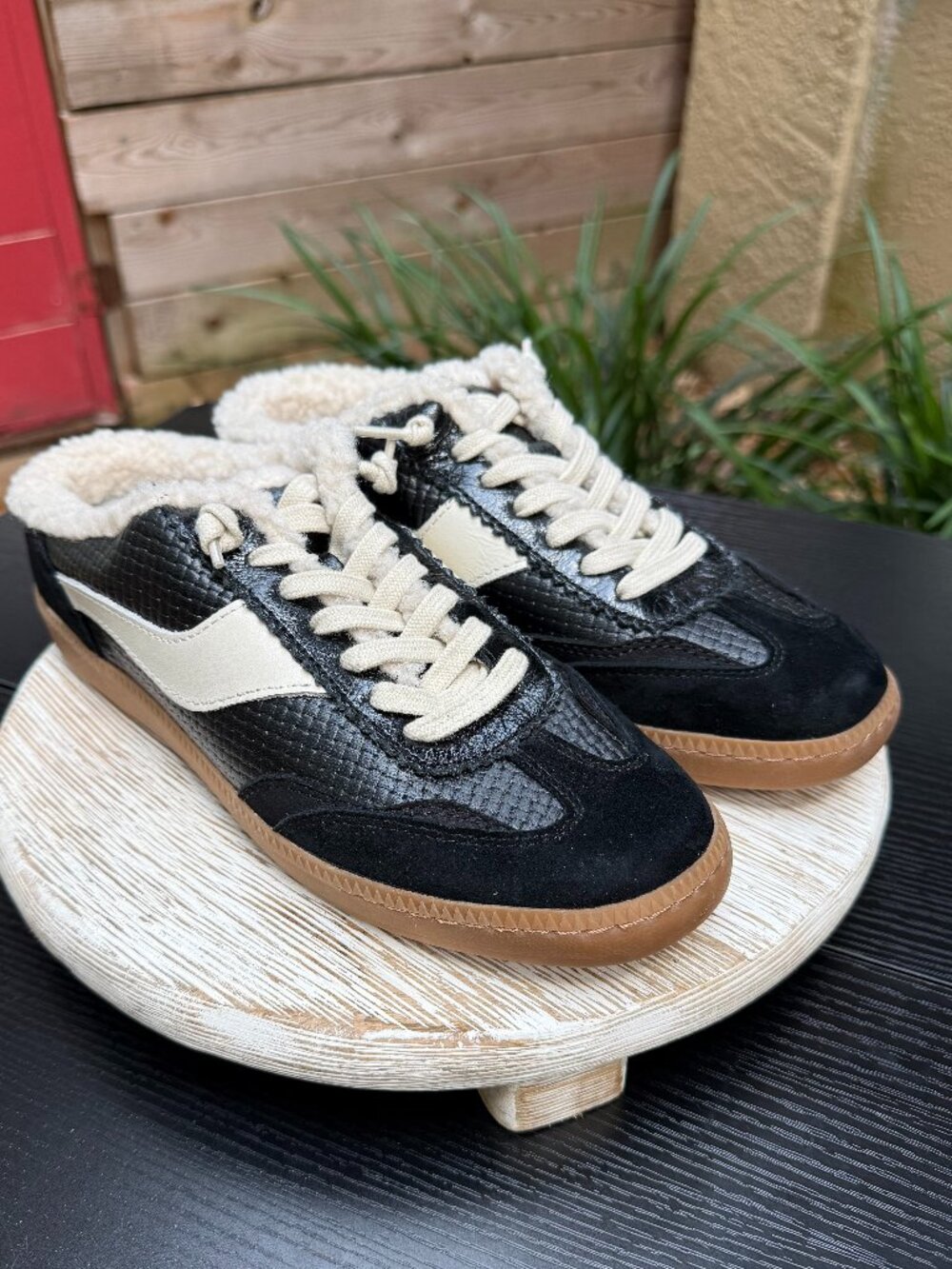 Dolce Vita Notice Slides Women's 8.5 Plush Sneaker Mules Black Slip On New